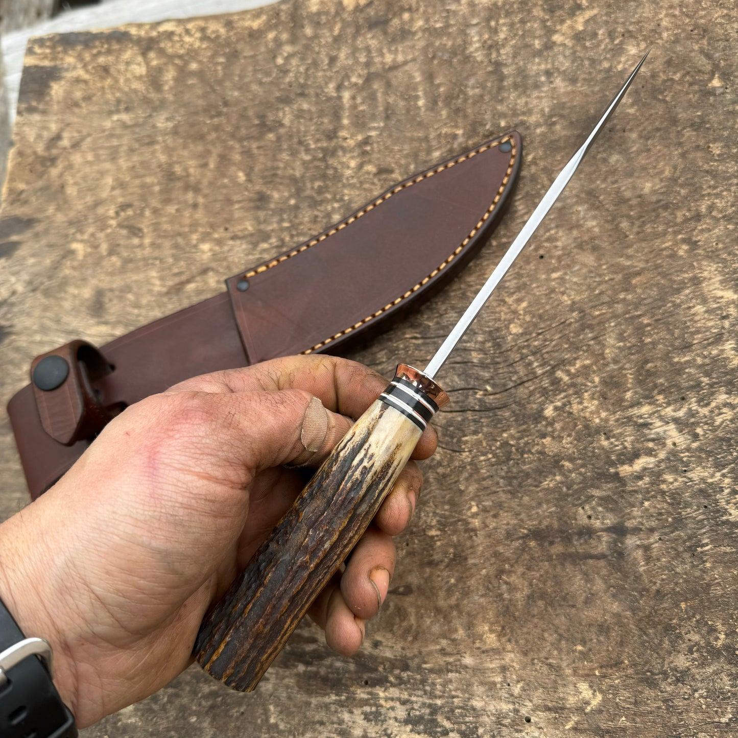 White Tail Hunter / Skinner