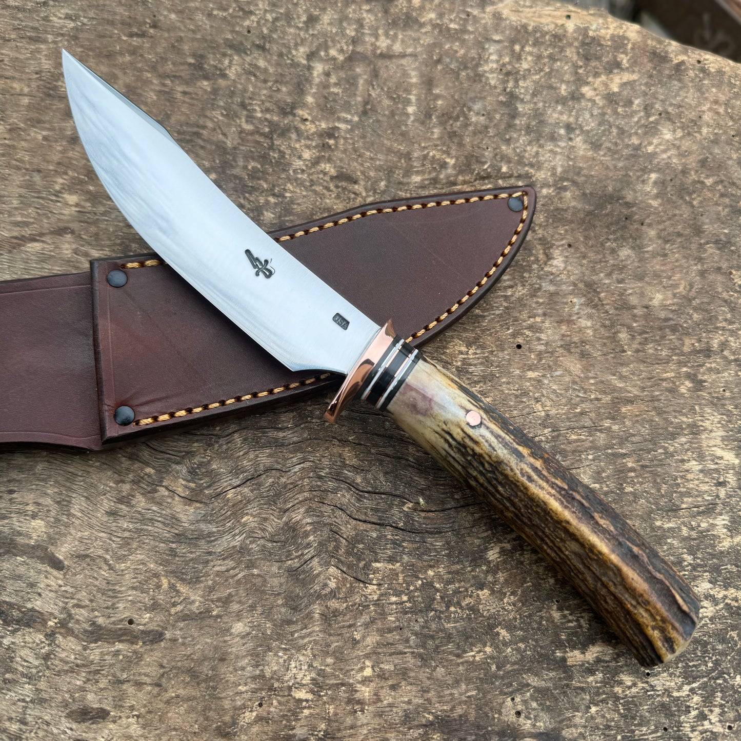 White Tail Hunter / Skinner
